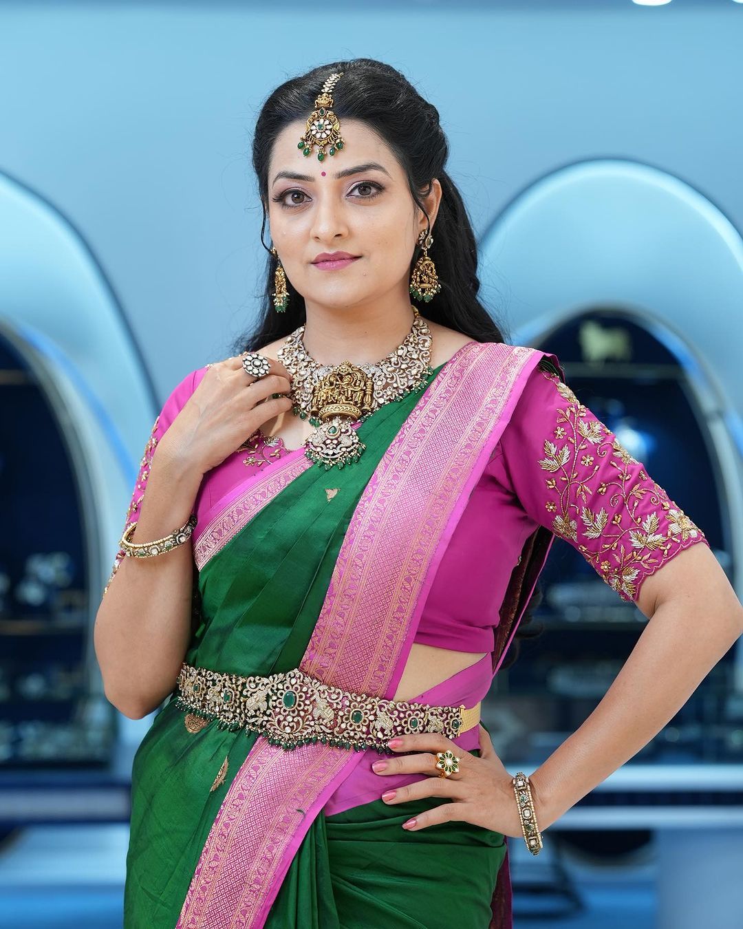 Telugu Tv Actress Madhuri Kandavalli Stills in Green Saree3